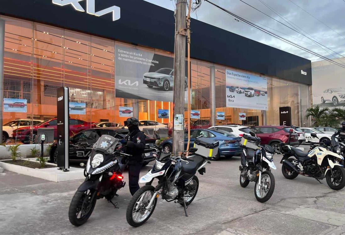 Una mujer fue asaltada en plena agencia de autos en Boca del Río, Veracruz.