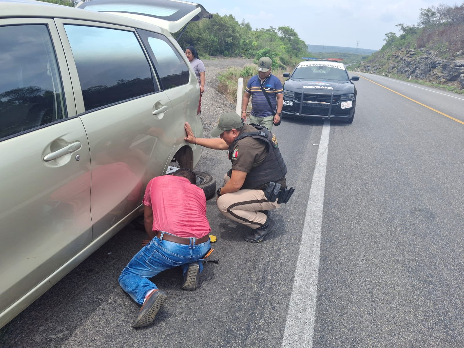 SSP garantiza apoyo vial a automovilistas en carreteras de Chiapas.