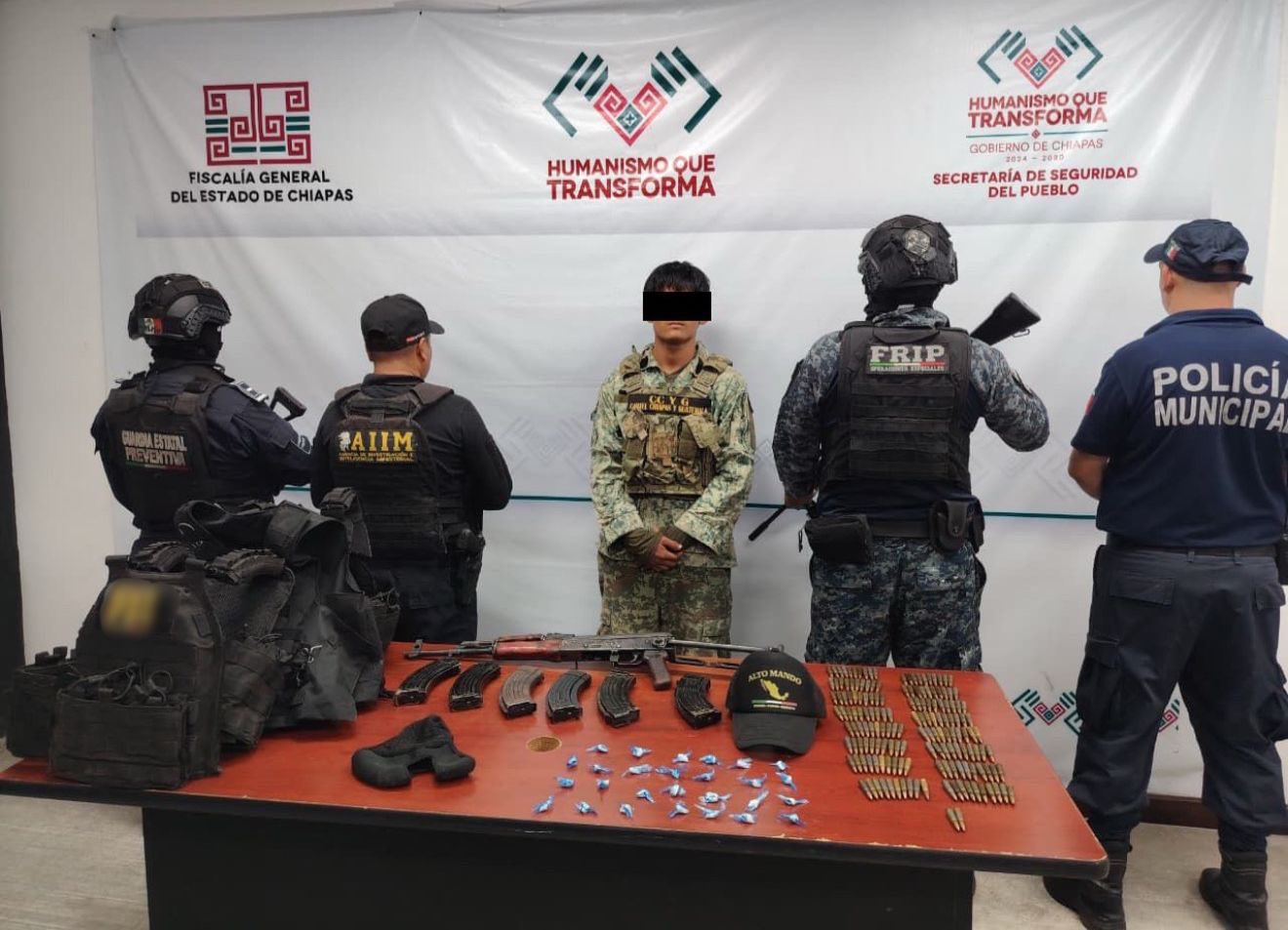 Detienen a hombre con arma de fuego en Ocozocoautla; manifestó pertenecer al cártel Chiapas-Guatemala.
