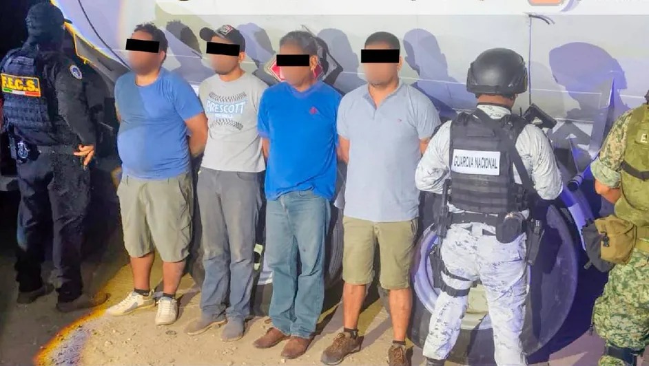 Detienen a cuatro hombres con 40 mil litros de huachicol en Guerrero