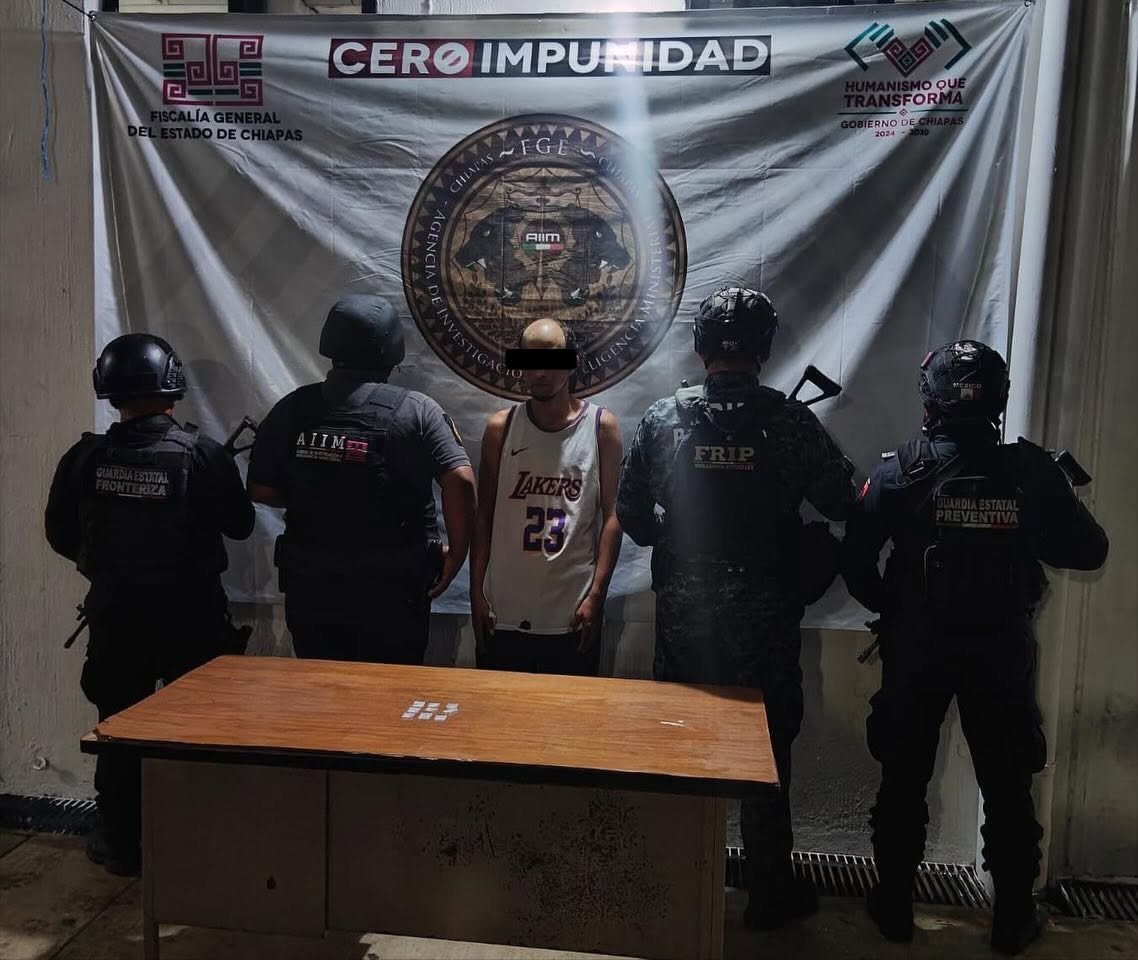 Detienen a presunto narcomenudista con cristal y motocicleta en Tapachula