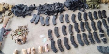 Aseguran armas, granadas y equipo táctico tras operativo en Jiquipilas