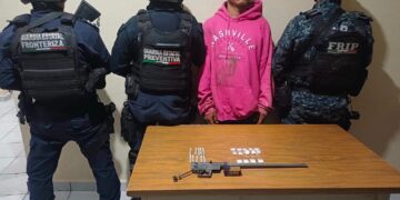 Detienen a hombre con presunta droga y un arma hechiza en Cacahoatán