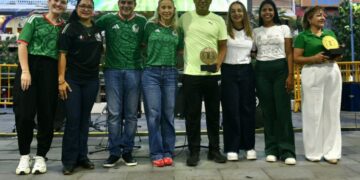 Yamil Melgar reconoce a deportistas y entrenadores de Tapachula por su compromiso con el fútbol formativo