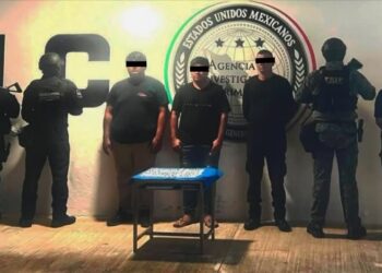 Caen tres presuntos narcomenudistas en Tuzantán; aseguran droga y una motocicleta