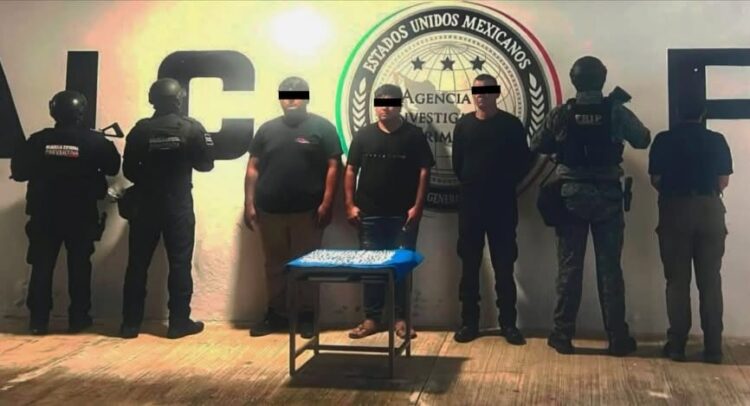 Caen tres presuntos narcomenudistas en Tuzantán; aseguran droga y una motocicleta