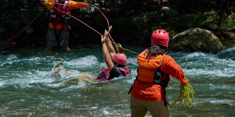 Protección Civil Chiapas se fortalece con capacitación de rescate en inundaciones 