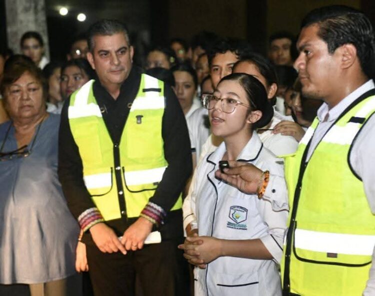 Yamil Melgar continúa fortaleciendo el alumbrado público en colonias y vialidades de Tapachula