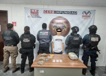 Detienen a hombre con presunta marihuana y un vehículo en Tuxtla Gutiérrez
