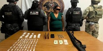 Vinculan a proceso a mujer por presunta posesión de cristal con fines de comercio en Tapilula