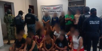 Catean siete establecimientos en Benemérito de Las Américas; aseguran a 26 personas y droga