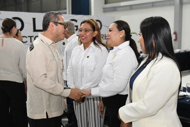 Llama Oswaldo Chacón a fortalecer el crecimiento y la calidad académica de la UNACH