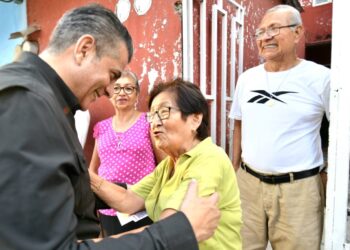 Habitantes de la colonia Laureles agradecen a Yamil Melgar obra de pavimentación integral