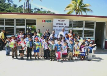 Invertir en la educación es invertir en Tapachula: Yamil Melgar.