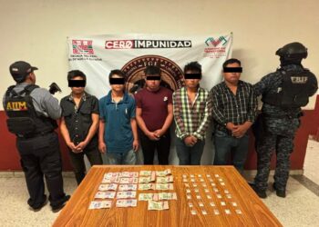 Detienen a cinco presuntos narcomenudistas en Amatán; aseguran metanfetamina y motocicletas