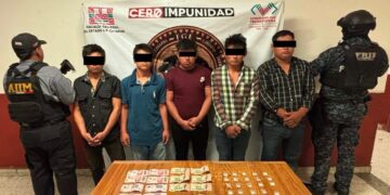 Detienen a cinco presuntos narcomenudistas en Amatán; aseguran metanfetamina y motocicletas