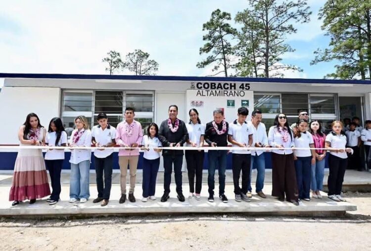 Eduardo Ramírez impulsa obras para fortalecer la educación y la conectividad en Comitán y Altamirano