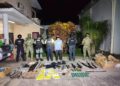 Catean inmueble en Tapachula; aseguran armas, presunta droga y seis vehículos