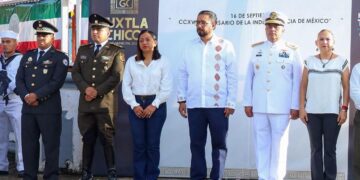 Junto a la Marina Armada de México, la SEDENA y la Guardia Nacional, el Gobierno de Tuxtla Chico rinde homenaje por el 216 Aniversario de la Independencia de México.