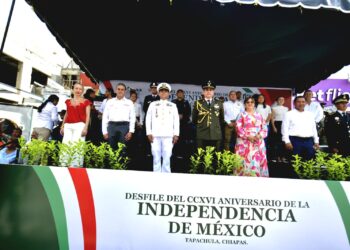 ENCABEZA YAMIL MELGAR DESFILE POR LA INDEPENDENCIA DE MÉXICO