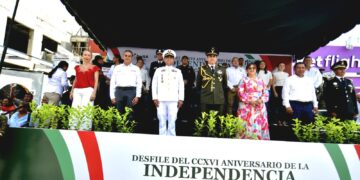 ENCABEZA YAMIL MELGAR DESFILE POR LA INDEPENDENCIA DE MÉXICO