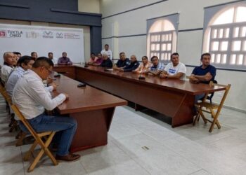 Consejo Municipal de Protección Civil Tuxtla Chico en sesión permanente por el paso de la Onda Tropical No 41.