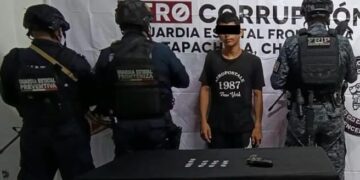 Detienen a hombre con arma y presuntas dosis de cristal en Tapachula