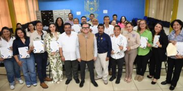 Entregan recategorizaciones a docentes de la UNACH