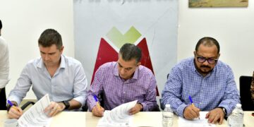 Luis Pedrero y Yamil Melgar firman convenio histórico para financiamiento a empresarios tapachultecos