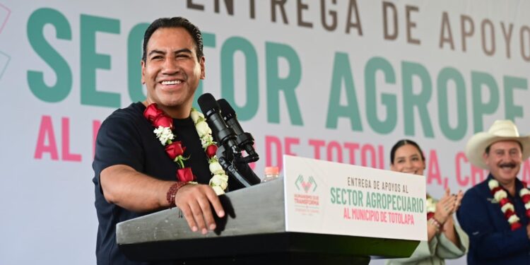 Eduardo Ramírez inaugura Centro LIBRE y entrega espacios educativos y apoyos agropecuarios en Totolapa