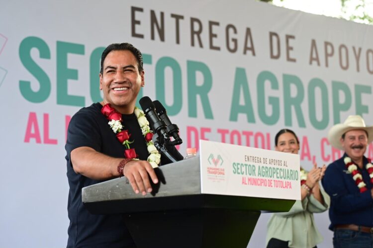 Eduardo Ramírez inaugura Centro LIBRE y entrega espacios educativos y apoyos agropecuarios en Totolapa