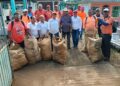 Julio Gamboa refuerza jornadas de descacharrización en panteones para prevenir el dengue.