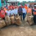 Julio Gamboa refuerza jornadas de descacharrización en panteones para prevenir el dengue.